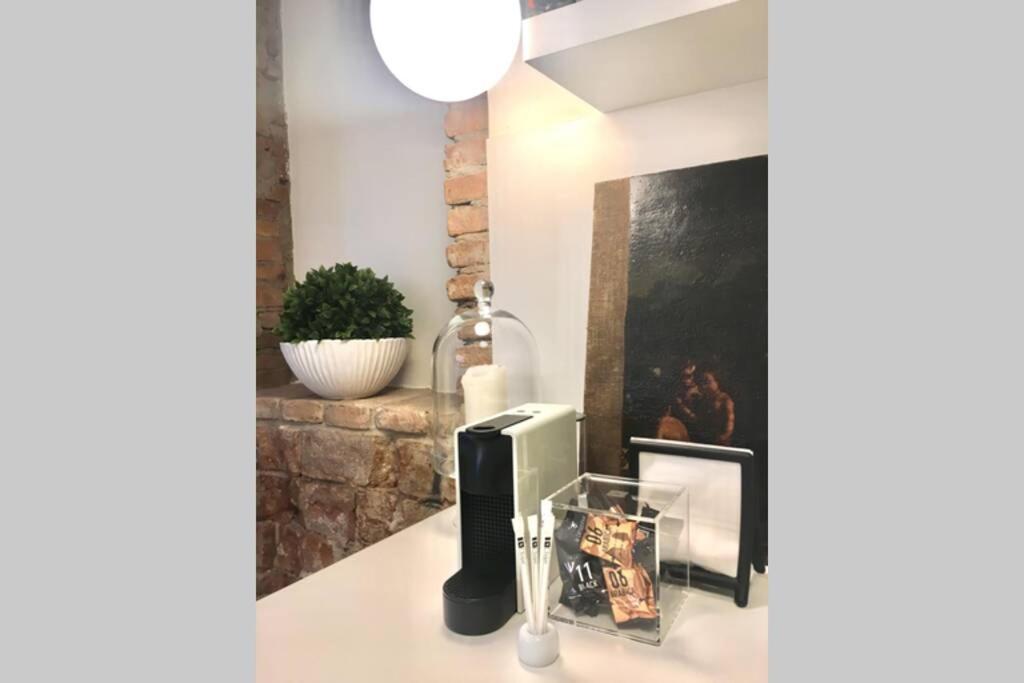 Punto Luce Home In Center Of Verona Exterior photo